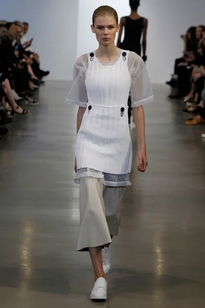 Look 4